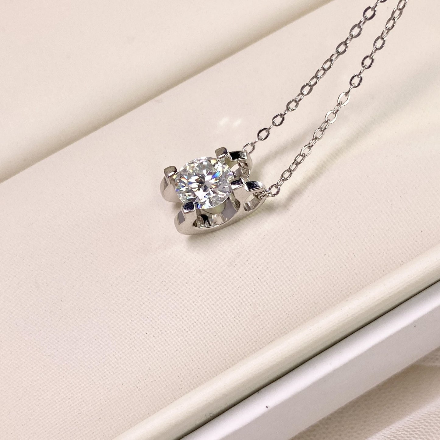 【#21】（Vien Necklace）925 Sterling Silver Moissanite necklace